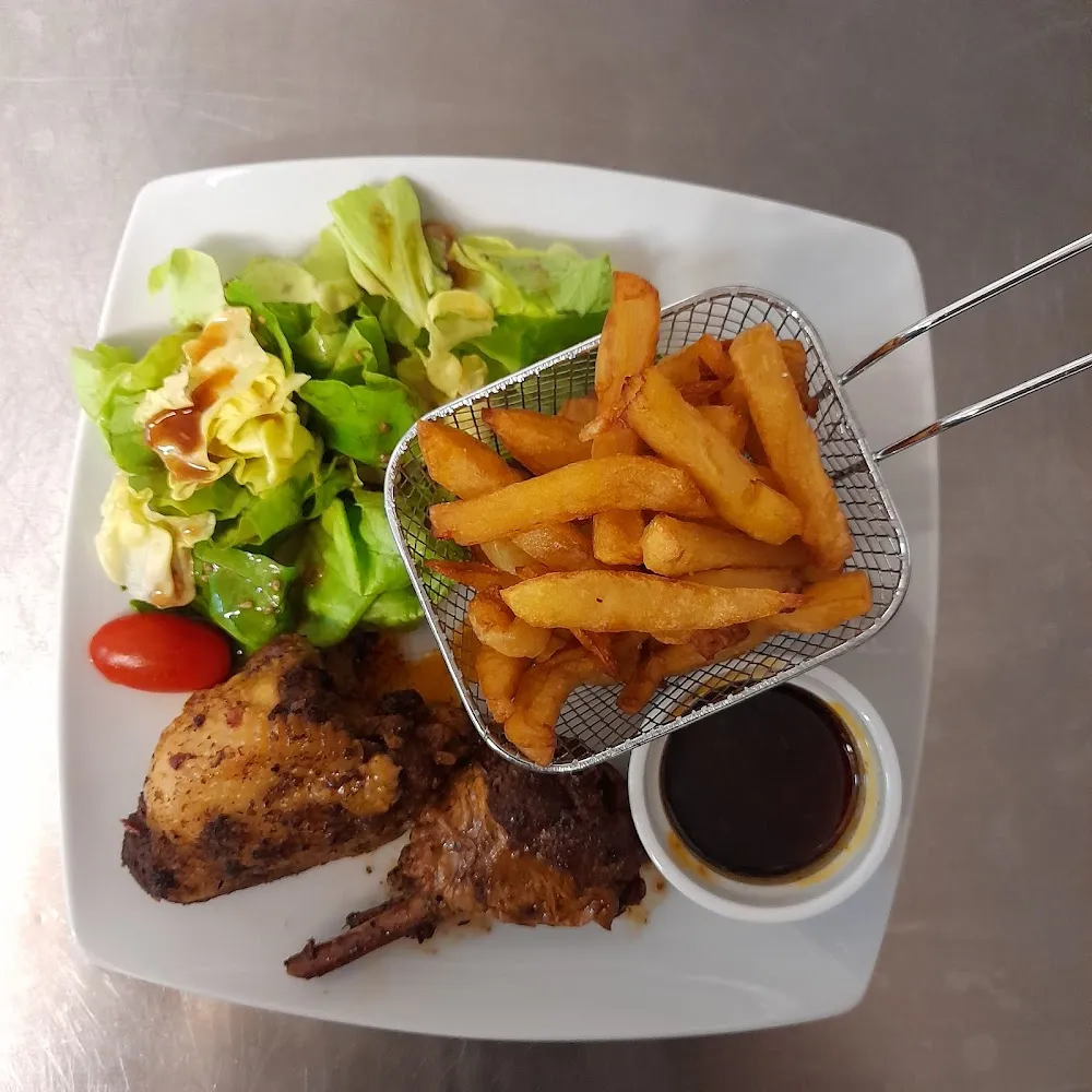 Frites Maison Et Salade Verte